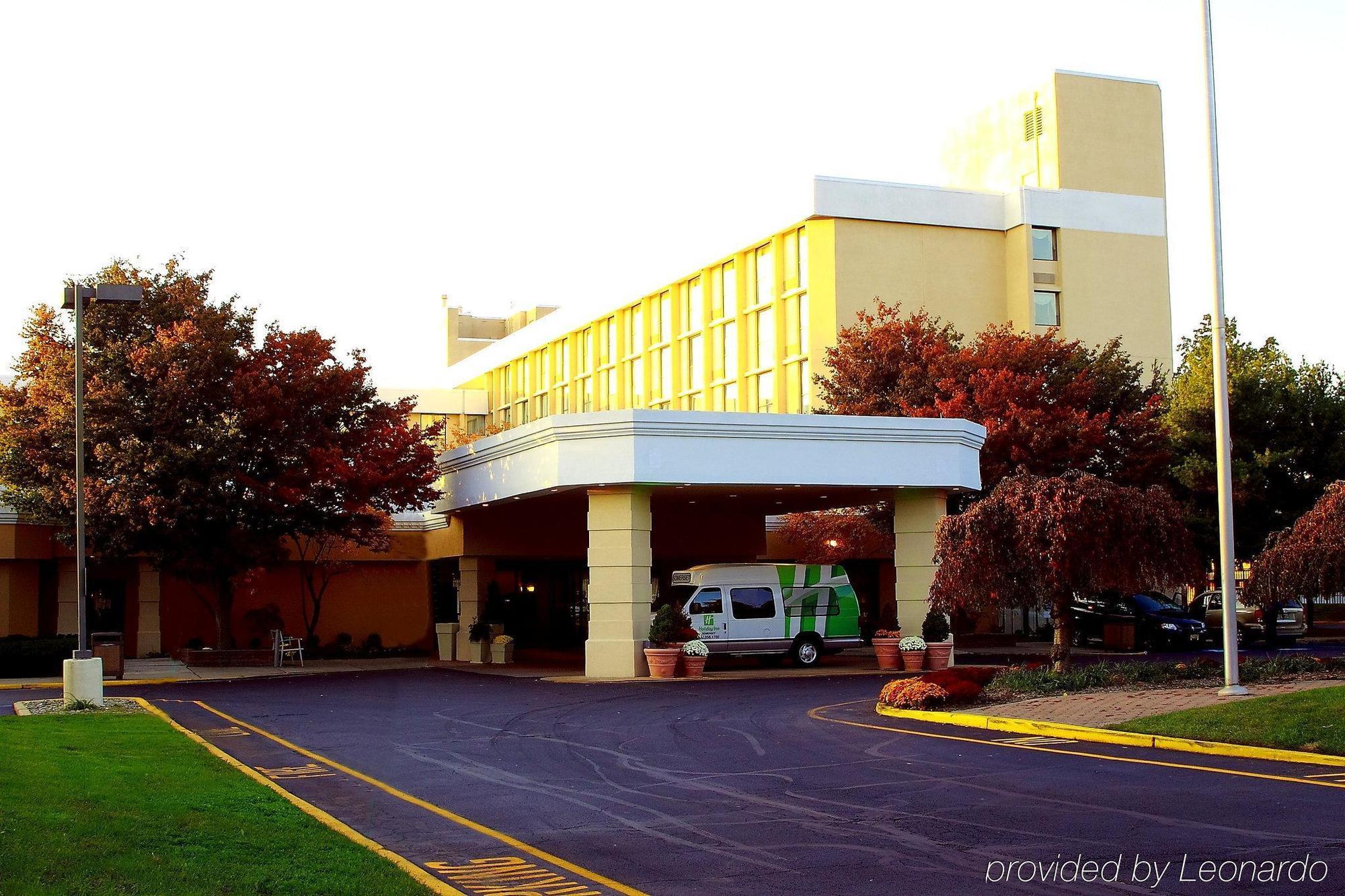 Magnuson Grand & Conference Center Somerset-Bridgewater Buitenkant foto